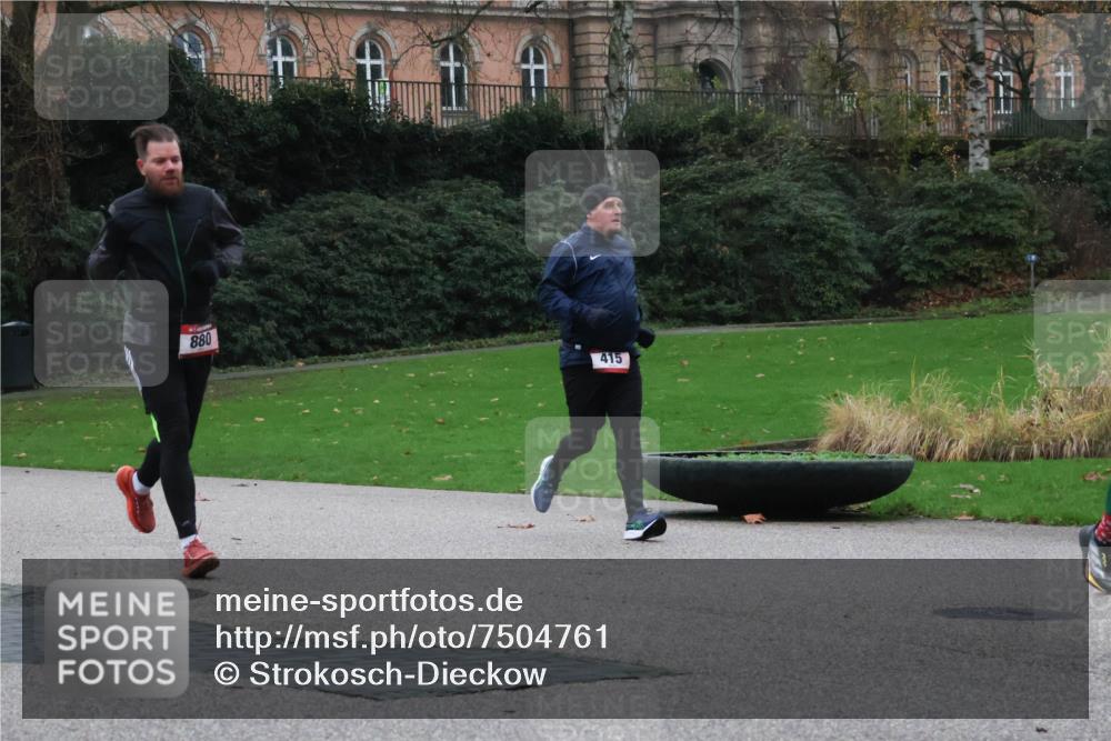 08.12.2024 - St. Pauli X-Mass-Run No. 14 Strokosch-Dieckow http://msf.ph/oto/7504761 08.12.2024 09:38:27 Laufen 880, 415 meine-sportfotos.de