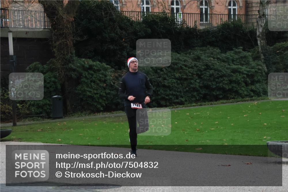 08.12.2024 - St. Pauli X-Mass-Run No. 14 Strokosch-Dieckow http://msf.ph/oto/7504832 08.12.2024 09:38:38 Laufen 1741 meine-sportfotos.de