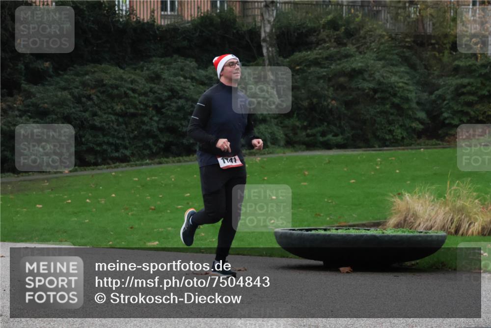 08.12.2024 - St. Pauli X-Mass-Run No. 14 Strokosch-Dieckow http://msf.ph/oto/7504843 08.12.2024 09:38:39 Laufen 1141 meine-sportfotos.de