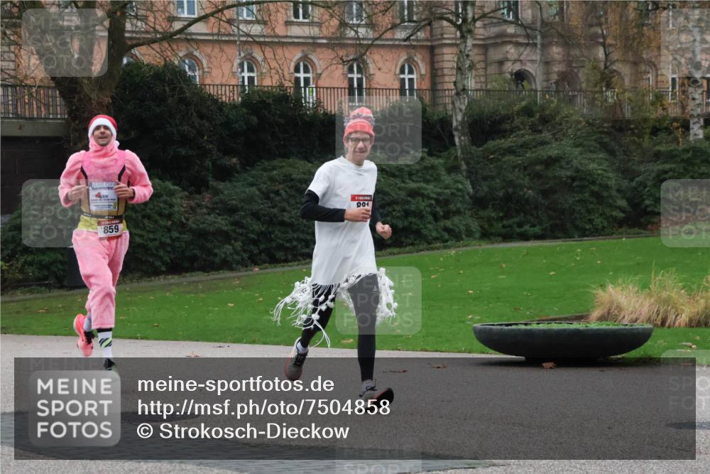 08.12.2024 - St. Pauli X-Mass-Run No. 14 Strokosch-Dieckow http://msf.ph/oto/7504858 08.12.2024 09:38:41 Laufen  meine-sportfotos.de