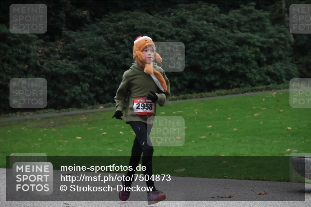 08.12.2024 - St. Pauli X-Mass-Run No. 14 Strokosch-Dieckow http://msf.ph/oto/7504873 08.12.2024 09:38:44 Laufen 2958 meine-sportfotos.de
