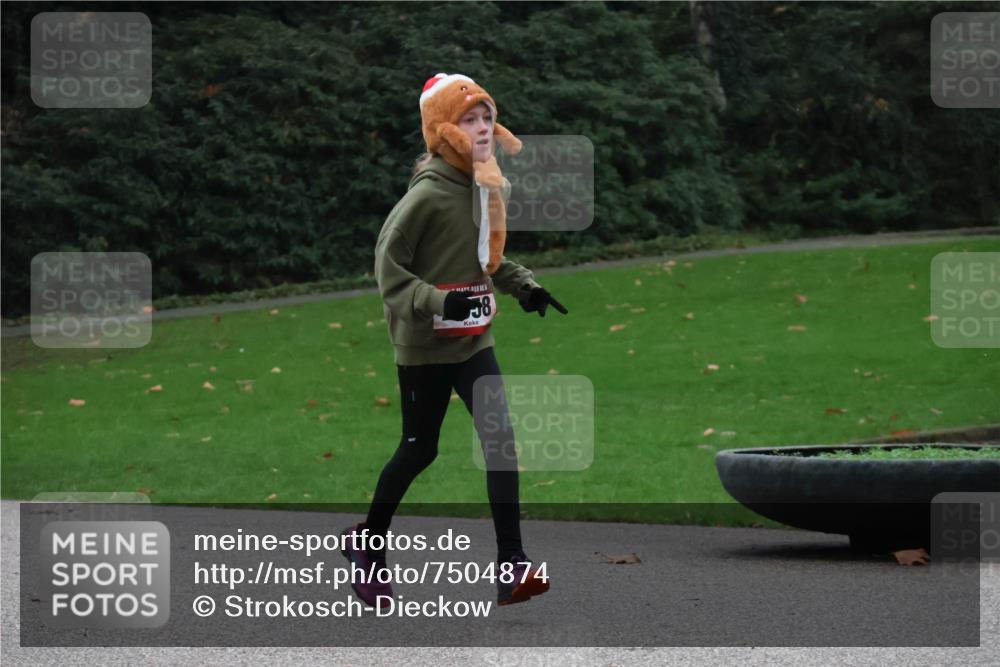 08.12.2024 - St. Pauli X-Mass-Run No. 14 Strokosch-Dieckow http://msf.ph/oto/7504874 08.12.2024 09:38:44 Laufen 38 meine-sportfotos.de