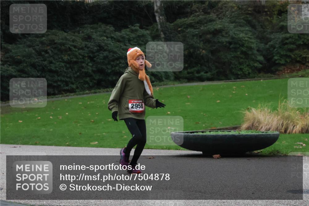 08.12.2024 - St. Pauli X-Mass-Run No. 14 Strokosch-Dieckow http://msf.ph/oto/7504878 08.12.2024 09:38:45 Laufen 2958 meine-sportfotos.de