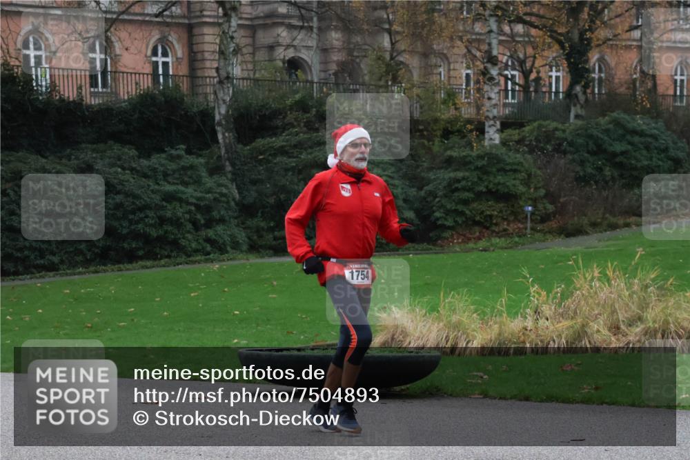 08.12.2024 - St. Pauli X-Mass-Run No. 14 Strokosch-Dieckow http://msf.ph/oto/7504893 08.12.2024 09:38:47 Laufen 1754 meine-sportfotos.de