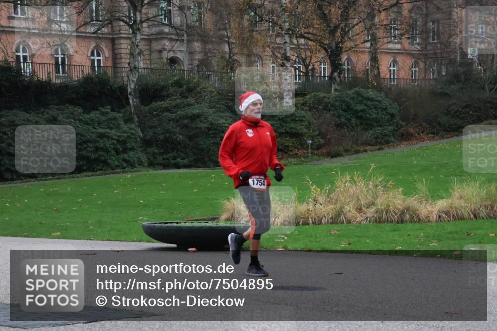 08.12.2024 - St. Pauli X-Mass-Run No. 14 Strokosch-Dieckow http://msf.ph/oto/7504895 08.12.2024 09:38:47 Laufen 1754 meine-sportfotos.de