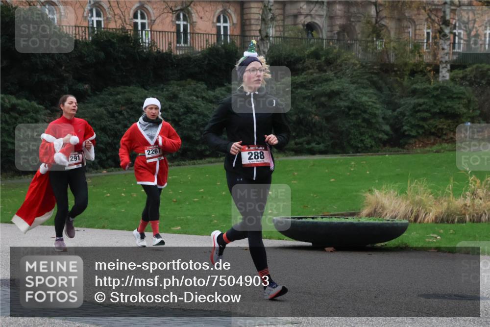 08.12.2024 - St. Pauli X-Mass-Run No. 14 Strokosch-Dieckow http://msf.ph/oto/7504903 08.12.2024 09:38:49 Laufen 291, 1291, 2267, 2267, 288 meine-sportfotos.de