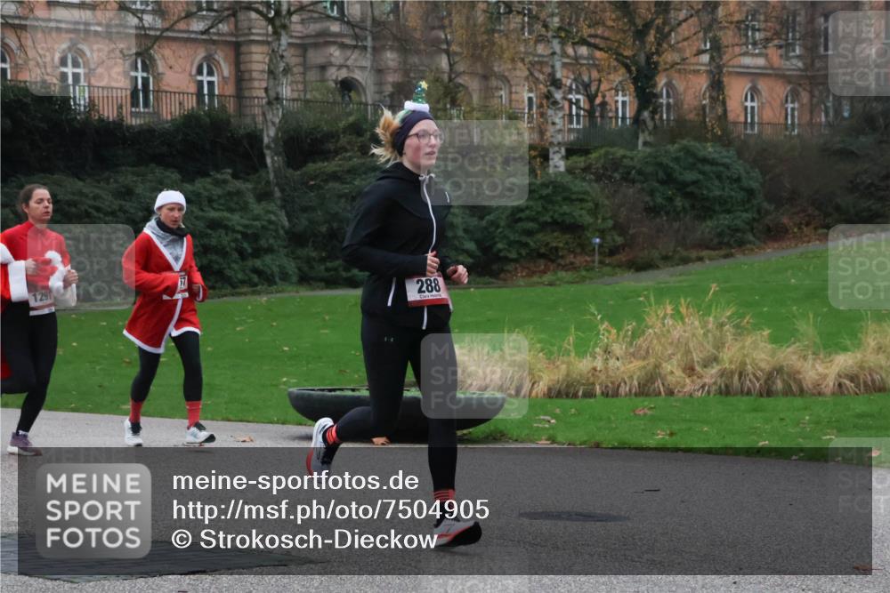 08.12.2024 - St. Pauli X-Mass-Run No. 14 Strokosch-Dieckow http://msf.ph/oto/7504905 08.12.2024 09:38:49 Laufen 1291, 57, 288 meine-sportfotos.de