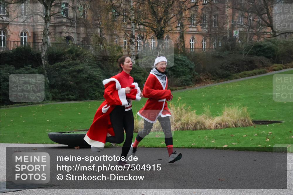 08.12.2024 - St. Pauli X-Mass-Run No. 14 Strokosch-Dieckow http://msf.ph/oto/7504915 08.12.2024 09:38:51 Laufen  meine-sportfotos.de