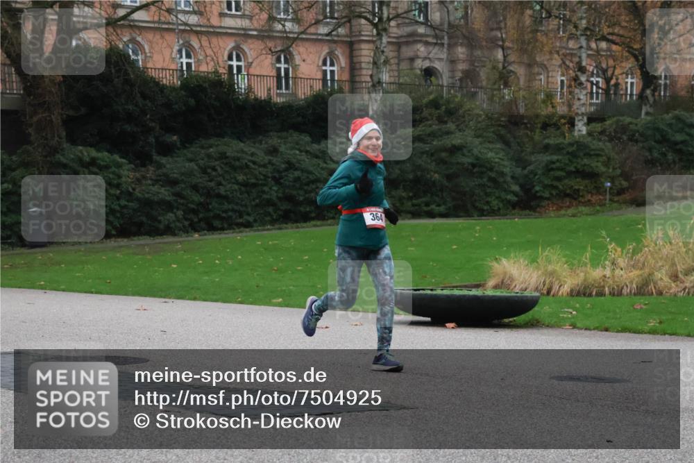 08.12.2024 - St. Pauli X-Mass-Run No. 14 Strokosch-Dieckow http://msf.ph/oto/7504925 08.12.2024 09:38:52 Laufen 364 meine-sportfotos.de