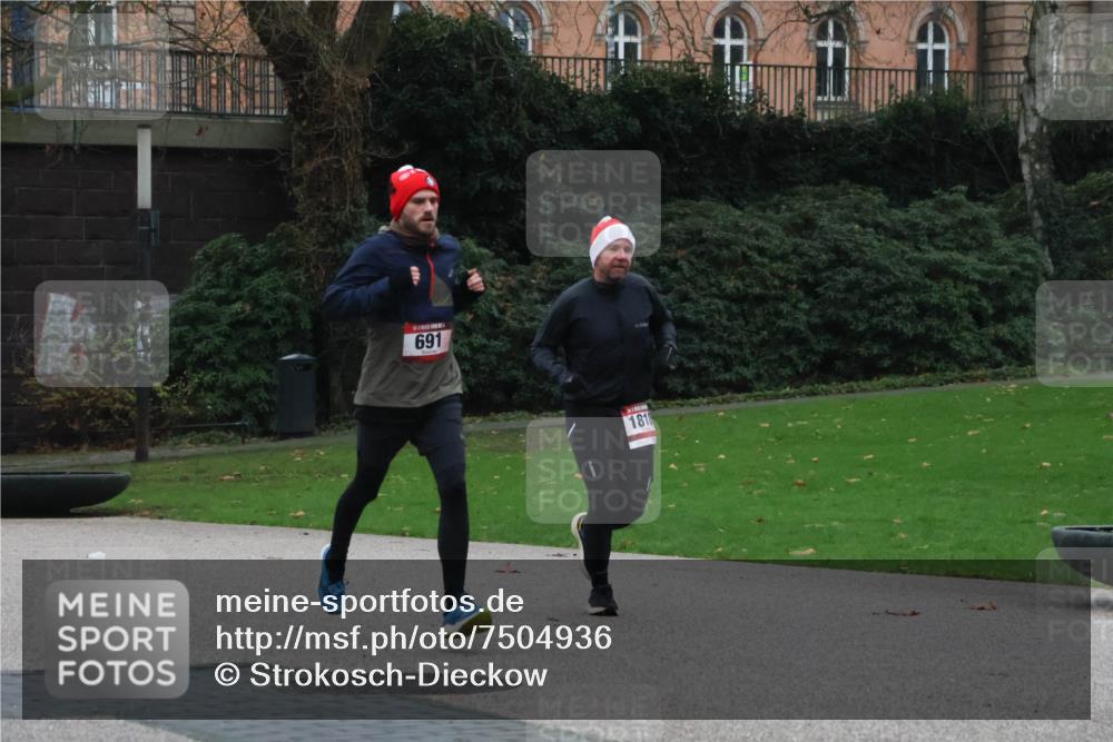 08.12.2024 - St. Pauli X-Mass-Run No. 14 Strokosch-Dieckow http://msf.ph/oto/7504936 08.12.2024 09:38:54 Laufen 691 meine-sportfotos.de