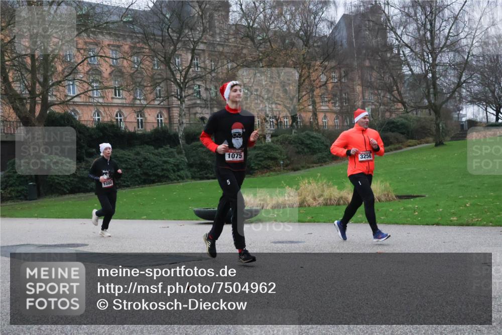 08.12.2024 - St. Pauli X-Mass-Run No. 14 Strokosch-Dieckow http://msf.ph/oto/7504962 08.12.2024 09:39:01 Laufen 1080, 5, 1075, 3256 meine-sportfotos.de