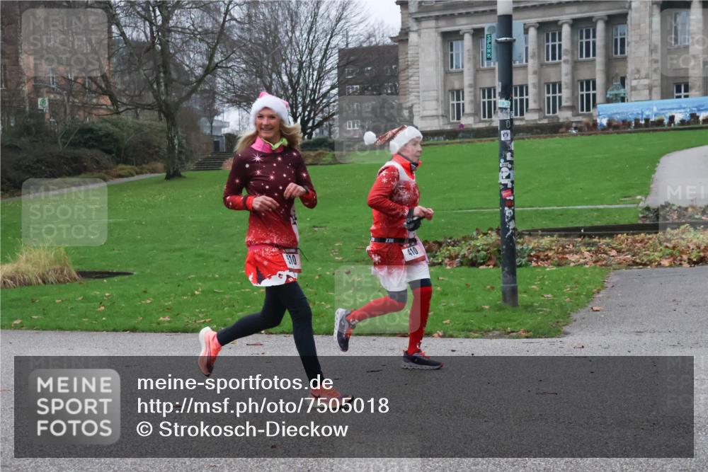 08.12.2024 - St. Pauli X-Mass-Run No. 14 Strokosch-Dieckow http://msf.ph/oto/7505018 08.12.2024 09:39:11 Laufen 3, 410 meine-sportfotos.de