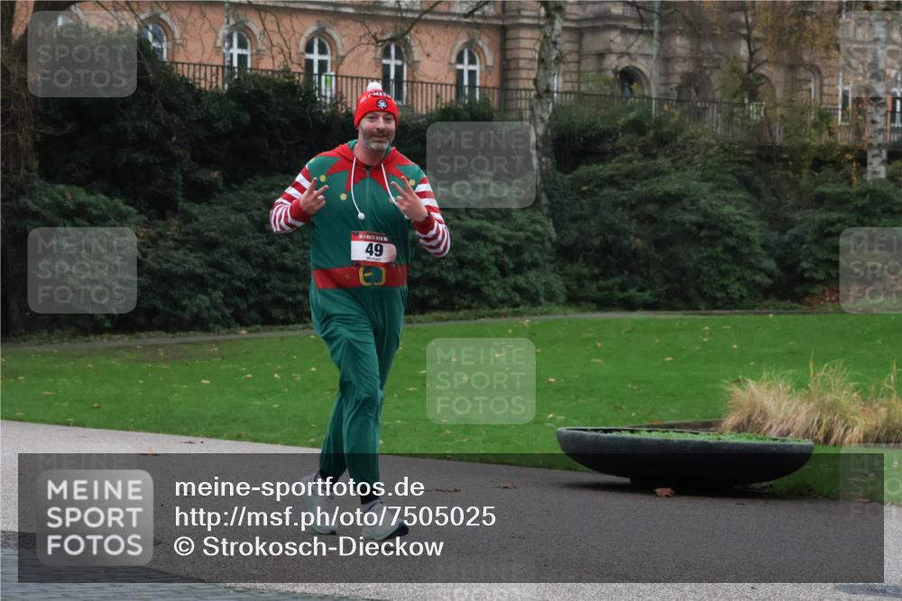 08.12.2024 - St. Pauli X-Mass-Run No. 14 Strokosch-Dieckow http://msf.ph/oto/7505025 08.12.2024 09:39:13 Laufen 49 meine-sportfotos.de