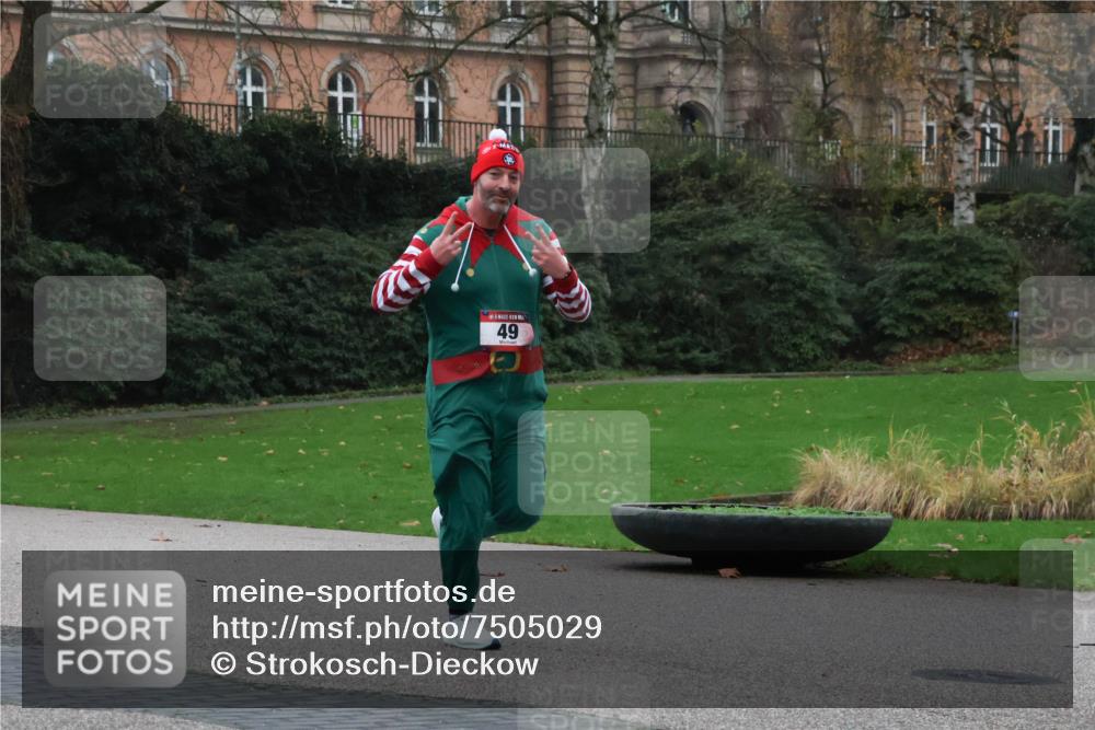 08.12.2024 - St. Pauli X-Mass-Run No. 14 Strokosch-Dieckow http://msf.ph/oto/7505029 08.12.2024 09:39:13 Laufen 49 meine-sportfotos.de