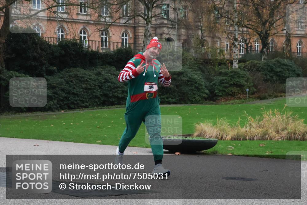 08.12.2024 - St. Pauli X-Mass-Run No. 14 Strokosch-Dieckow http://msf.ph/oto/7505031 08.12.2024 09:39:13 Laufen 49 meine-sportfotos.de
