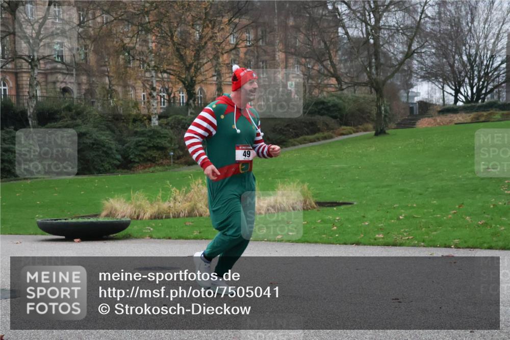 08.12.2024 - St. Pauli X-Mass-Run No. 14 Strokosch-Dieckow http://msf.ph/oto/7505041 08.12.2024 09:39:14 Laufen 49 meine-sportfotos.de