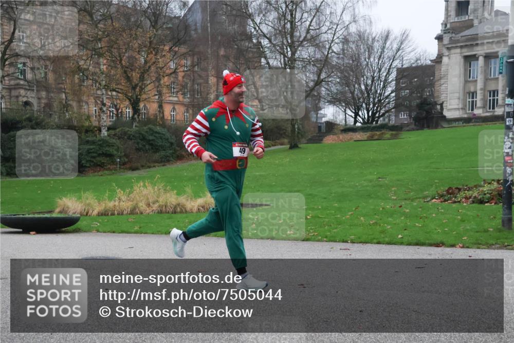 08.12.2024 - St. Pauli X-Mass-Run No. 14 Strokosch-Dieckow http://msf.ph/oto/7505044 08.12.2024 09:39:14 Laufen 49 meine-sportfotos.de