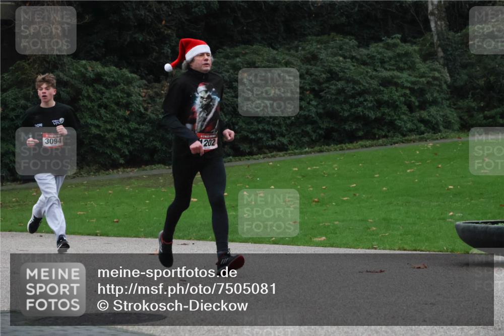 08.12.2024 - St. Pauli X-Mass-Run No. 14 Strokosch-Dieckow http://msf.ph/oto/7505081 08.12.2024 09:39:21 Laufen 3094, 202 meine-sportfotos.de