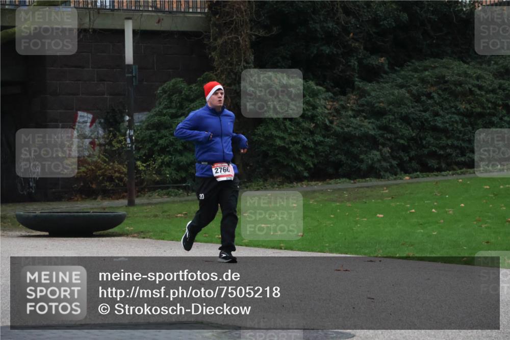 08.12.2024 - St. Pauli X-Mass-Run No. 14 Strokosch-Dieckow http://msf.ph/oto/7505218 08.12.2024 09:39:39 Laufen 20, 2760, 276 meine-sportfotos.de