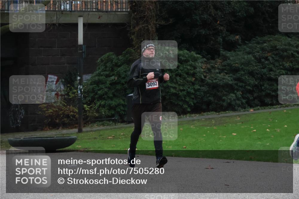 08.12.2024 - St. Pauli X-Mass-Run No. 14 Strokosch-Dieckow http://msf.ph/oto/7505280 08.12.2024 09:39:51 Laufen 31, 3092 meine-sportfotos.de