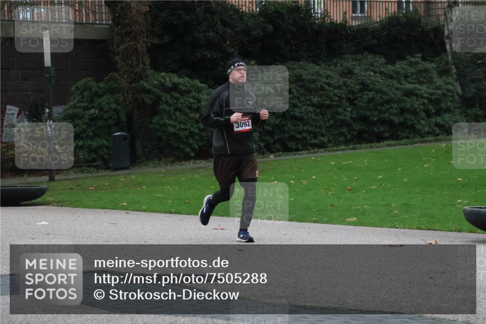 08.12.2024 - St. Pauli X-Mass-Run No. 14 Strokosch-Dieckow http://msf.ph/oto/7505288 08.12.2024 09:39:51 Laufen 3092 meine-sportfotos.de