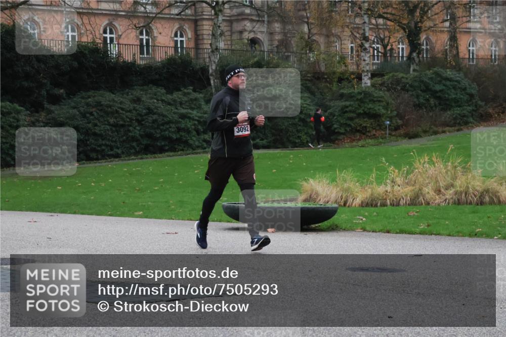 08.12.2024 - St. Pauli X-Mass-Run No. 14 Strokosch-Dieckow http://msf.ph/oto/7505293 08.12.2024 09:39:53 Laufen 3092 meine-sportfotos.de