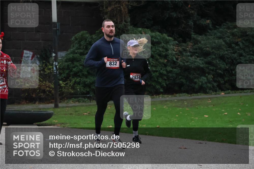 08.12.2024 - St. Pauli X-Mass-Run No. 14 Strokosch-Dieckow http://msf.ph/oto/7505298 08.12.2024 09:39:54 Laufen 34, 1534, 832, 2934 meine-sportfotos.de