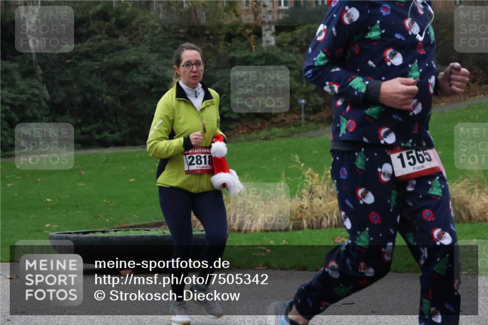 08.12.2024 - St. Pauli X-Mass-Run No. 14 Strokosch-Dieckow http://msf.ph/oto/7505342 08.12.2024 09:40:02 Laufen 2818, 1565 meine-sportfotos.de