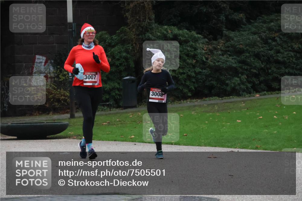 08.12.2024 - St. Pauli X-Mass-Run No. 14 Strokosch-Dieckow http://msf.ph/oto/7505501 08.12.2024 09:40:25 Laufen 3007, 3007, 3008, 3008 meine-sportfotos.de
