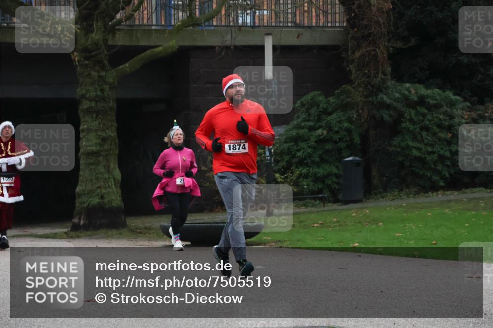 08.12.2024 - St. Pauli X-Mass-Run No. 14 Strokosch-Dieckow http://msf.ph/oto/7505519 08.12.2024 09:40:27 Laufen 1393, 29, 1874 meine-sportfotos.de