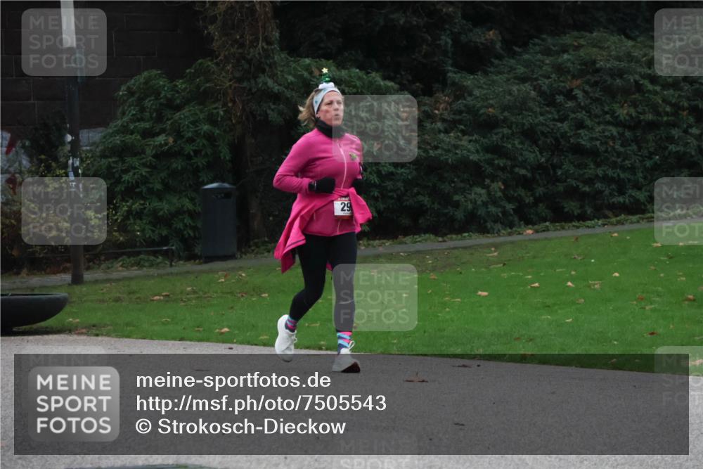 08.12.2024 - St. Pauli X-Mass-Run No. 14 Strokosch-Dieckow http://msf.ph/oto/7505543 08.12.2024 09:40:30 Laufen 29 meine-sportfotos.de