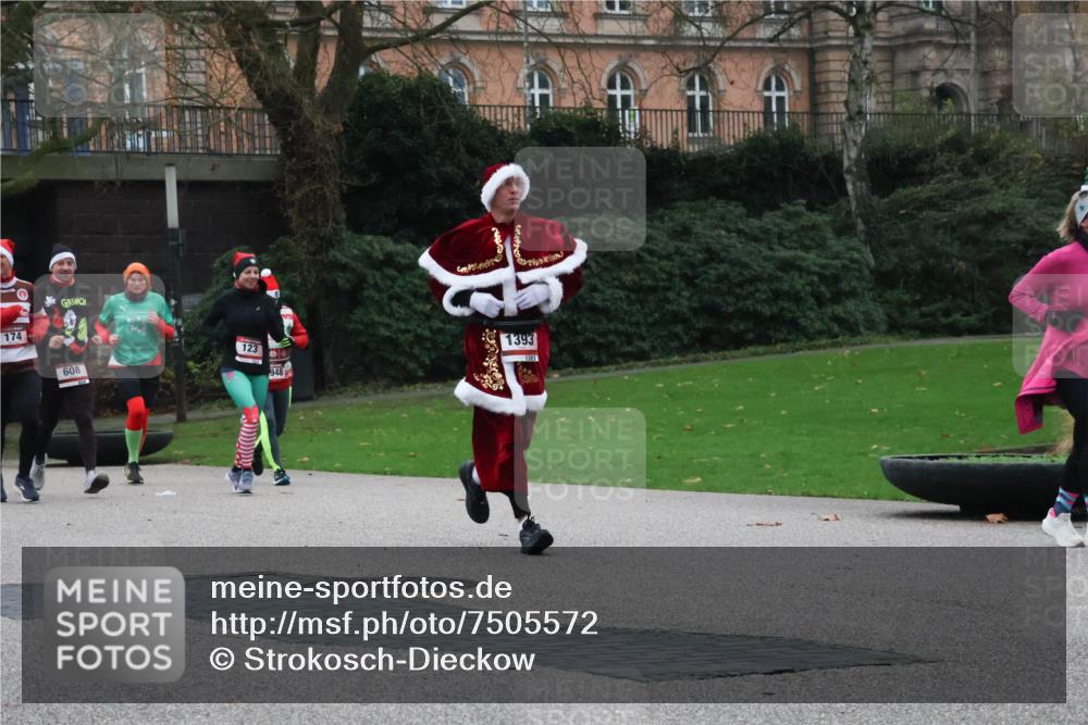 08.12.2024 - St. Pauli X-Mass-Run No. 14 Strokosch-Dieckow http://msf.ph/oto/7505572 08.12.2024 09:40:33 Laufen 123 meine-sportfotos.de