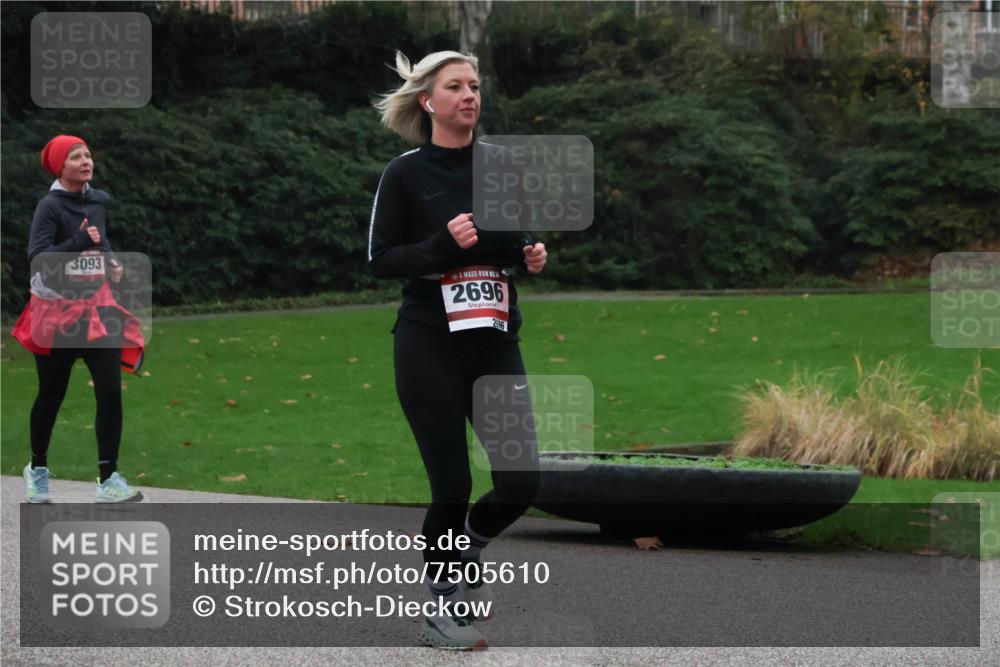 08.12.2024 - St. Pauli X-Mass-Run No. 14 Strokosch-Dieckow http://msf.ph/oto/7505610 08.12.2024 09:40:38 Laufen 3093, 2696 meine-sportfotos.de