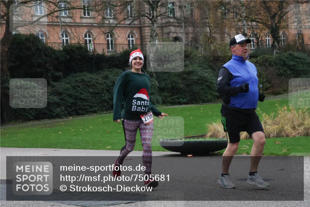 08.12.2024 - St. Pauli X-Mass-Run No. 14 Strokosch-Dieckow http://msf.ph/oto/7505681 08.12.2024 09:40:49 Laufen 2739 meine-sportfotos.de