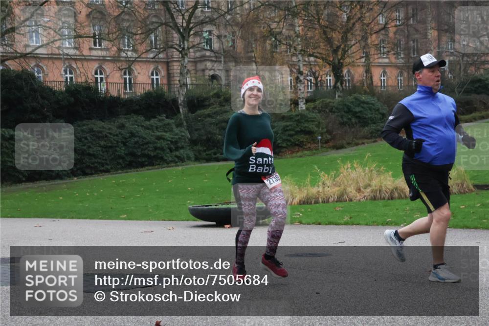 08.12.2024 - St. Pauli X-Mass-Run No. 14 Strokosch-Dieckow http://msf.ph/oto/7505684 08.12.2024 09:40:50 Laufen 2739 meine-sportfotos.de
