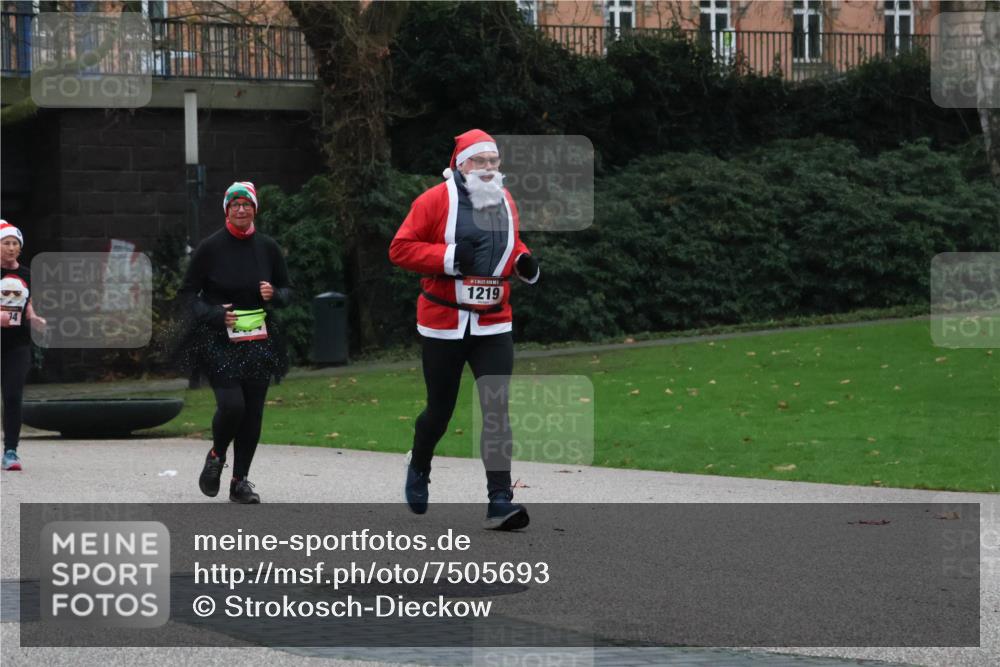 08.12.2024 - St. Pauli X-Mass-Run No. 14 Strokosch-Dieckow http://msf.ph/oto/7505693 08.12.2024 09:40:51 Laufen 1219 meine-sportfotos.de