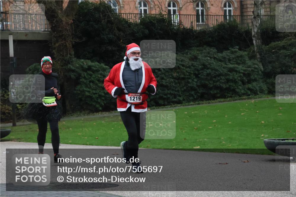 08.12.2024 - St. Pauli X-Mass-Run No. 14 Strokosch-Dieckow http://msf.ph/oto/7505697 08.12.2024 09:40:52 Laufen 1219 meine-sportfotos.de