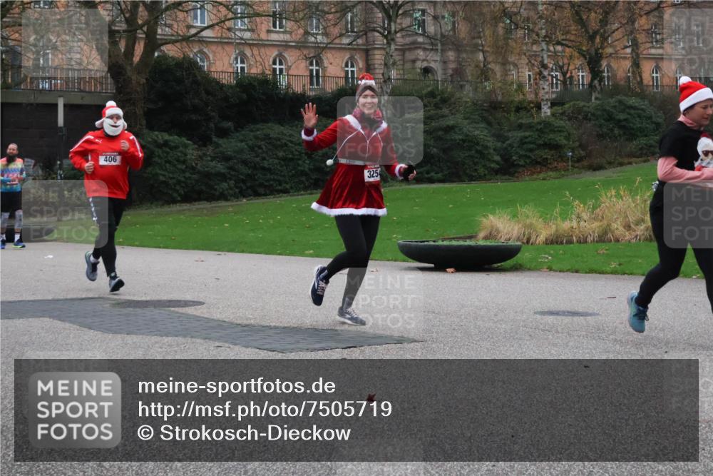 08.12.2024 - St. Pauli X-Mass-Run No. 14 Strokosch-Dieckow http://msf.ph/oto/7505719 08.12.2024 09:40:57 Laufen 406, 3254 meine-sportfotos.de