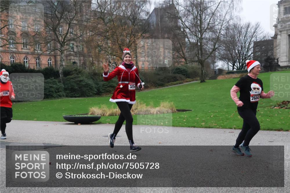 08.12.2024 - St. Pauli X-Mass-Run No. 14 Strokosch-Dieckow http://msf.ph/oto/7505728 08.12.2024 09:40:58 Laufen 106, 3254, 2604 meine-sportfotos.de