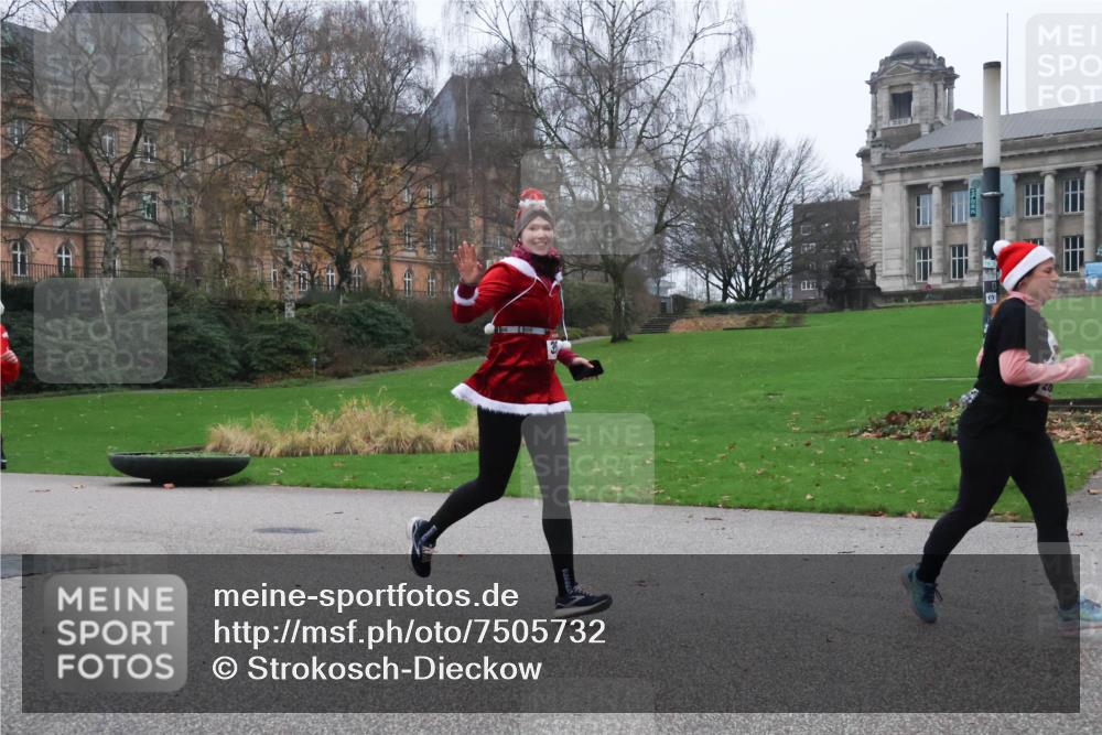 08.12.2024 - St. Pauli X-Mass-Run No. 14 Strokosch-Dieckow http://msf.ph/oto/7505732 08.12.2024 09:40:58 Laufen  meine-sportfotos.de