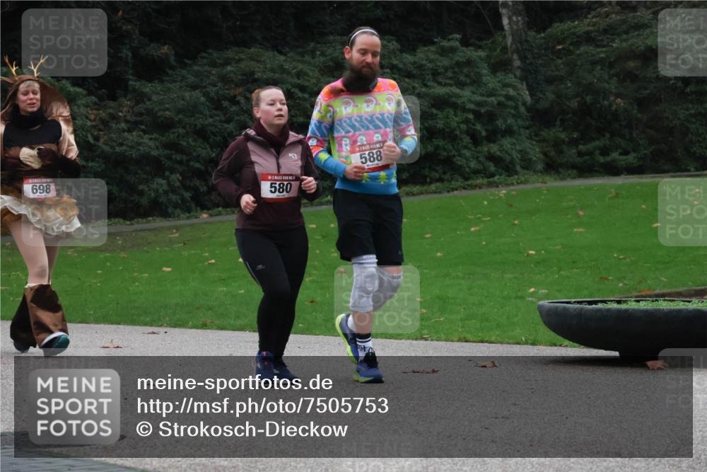 08.12.2024 - St. Pauli X-Mass-Run No. 14 Strokosch-Dieckow http://msf.ph/oto/7505753 08.12.2024 09:41:02 Laufen 698, 580, 588 meine-sportfotos.de