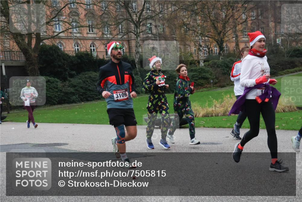 08.12.2024 - St. Pauli X-Mass-Run No. 14 Strokosch-Dieckow http://msf.ph/oto/7505815 08.12.2024 09:41:09 Laufen 2003, 3109 meine-sportfotos.de