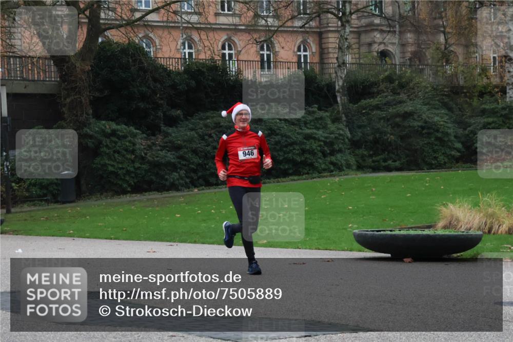 08.12.2024 - St. Pauli X-Mass-Run No. 14 Strokosch-Dieckow http://msf.ph/oto/7505889 08.12.2024 09:41:18 Laufen 946 meine-sportfotos.de