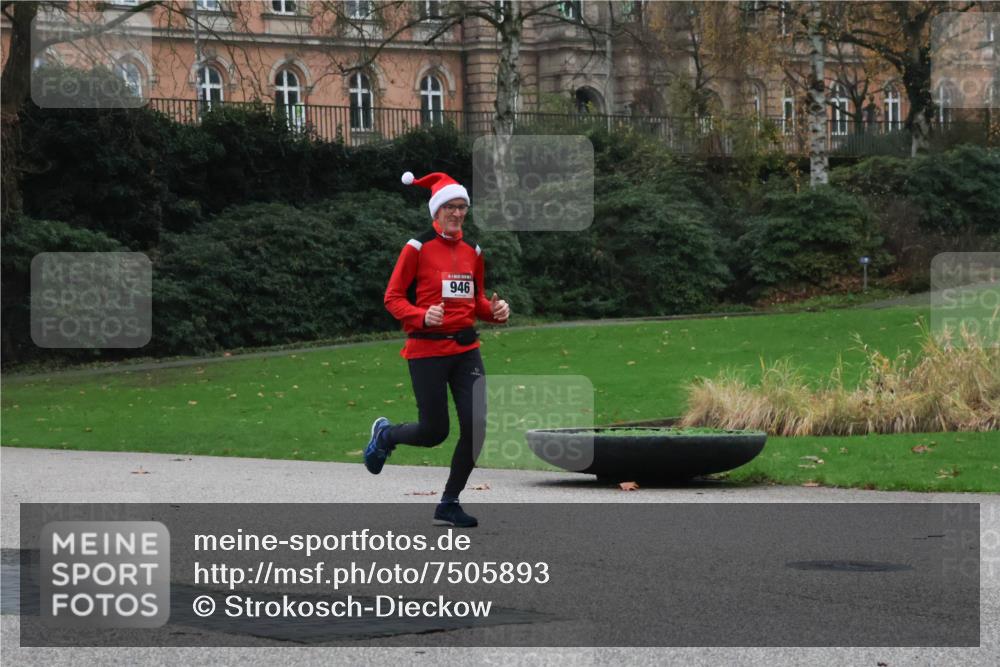 08.12.2024 - St. Pauli X-Mass-Run No. 14 Strokosch-Dieckow http://msf.ph/oto/7505893 08.12.2024 09:41:19 Laufen 946 meine-sportfotos.de