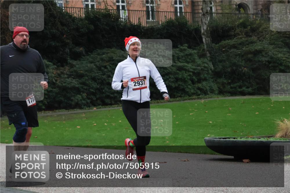 08.12.2024 - St. Pauli X-Mass-Run No. 14 Strokosch-Dieckow http://msf.ph/oto/7505915 08.12.2024 09:41:25 Laufen 178, 2937 meine-sportfotos.de