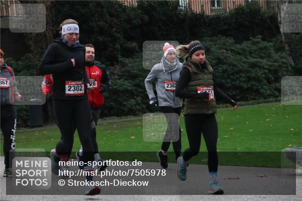 08.12.2024 - St. Pauli X-Mass-Run No. 14 Strokosch-Dieckow http://msf.ph/oto/7505978 08.12.2024 09:41:34 Laufen 367, 2302, 26, 2362 meine-sportfotos.de