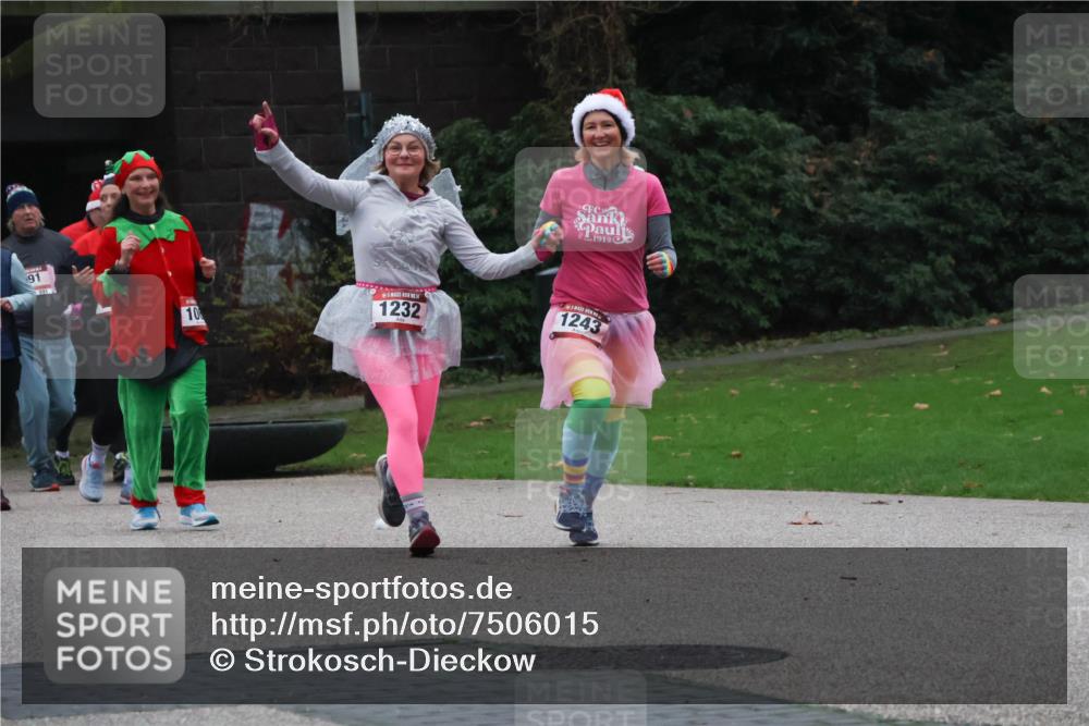 08.12.2024 - St. Pauli X-Mass-Run No. 14 Strokosch-Dieckow http://msf.ph/oto/7506015 08.12.2024 09:41:38 Laufen 91, 891, 1232, 10, 1243 meine-sportfotos.de