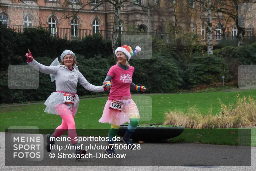 08.12.2024 - St. Pauli X-Mass-Run No. 14 Strokosch-Dieckow http://msf.ph/oto/7506028 08.12.2024 09:41:40 Laufen 1919, 1232, 1243 meine-sportfotos.de
