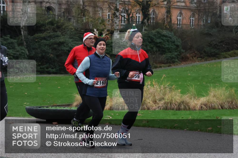 08.12.2024 - St. Pauli X-Mass-Run No. 14 Strokosch-Dieckow http://msf.ph/oto/7506051 08.12.2024 09:41:44 Laufen 2165, 59 meine-sportfotos.de