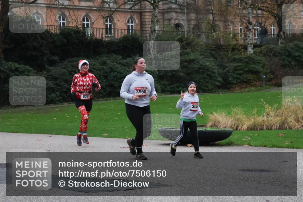 08.12.2024 - St. Pauli X-Mass-Run No. 14 Strokosch-Dieckow http://msf.ph/oto/7506150 08.12.2024 09:41:58 Laufen 838, 3058, 305 meine-sportfotos.de